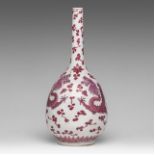 A Chinese puce and ruby enamelled 'Dragon' bottle vase, 20thC, H 44,5 cm