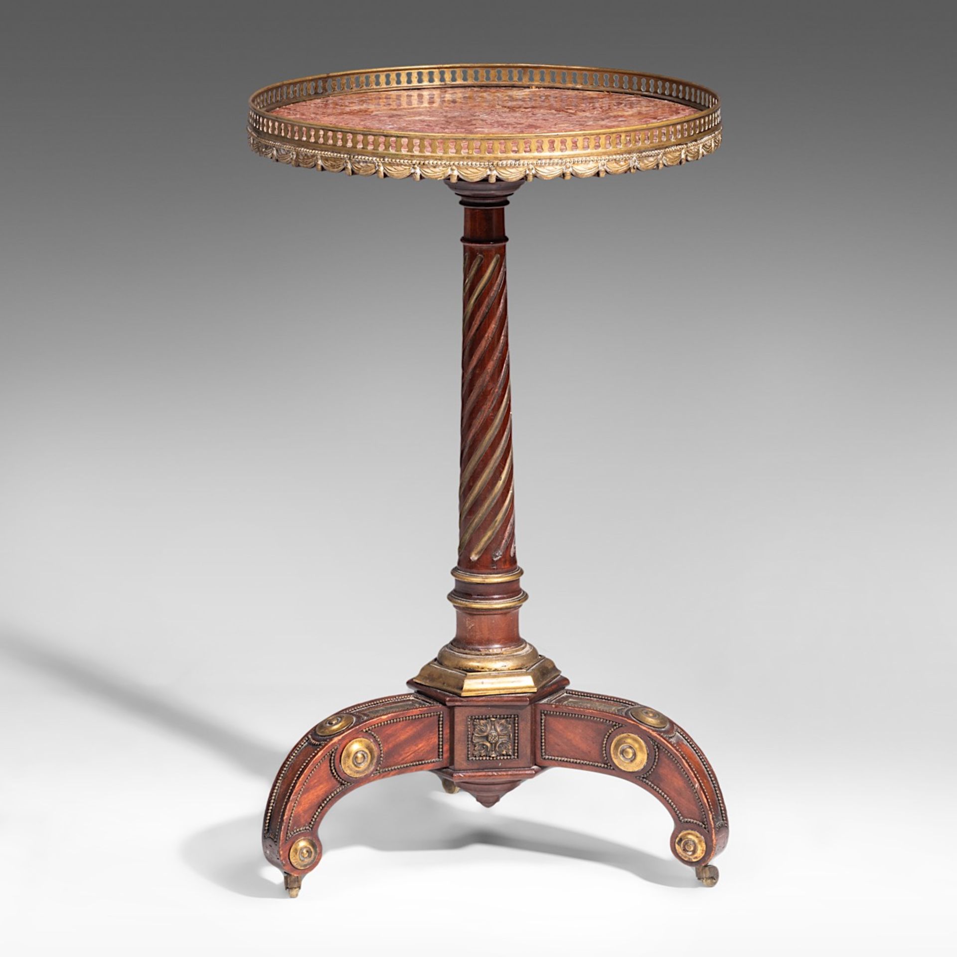 A fine Louis XVI mahogany gueridon attributed to Charles Erdman Richter, H 76 - dia 45 cm - Image 3 of 4