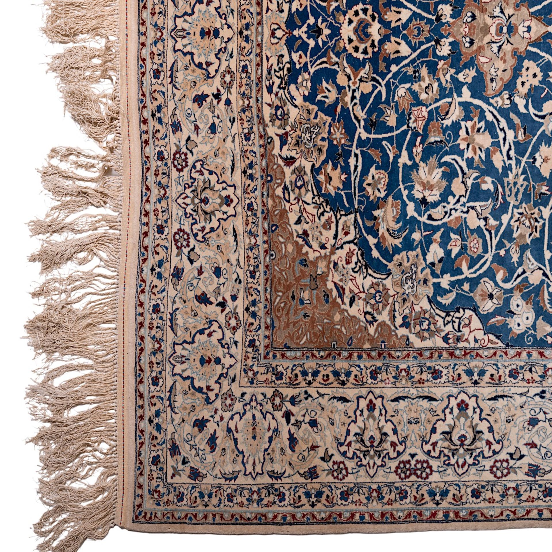 A Persian Nain woollen rug with a central medallion, 229 x 169 cm - Image 5 of 8