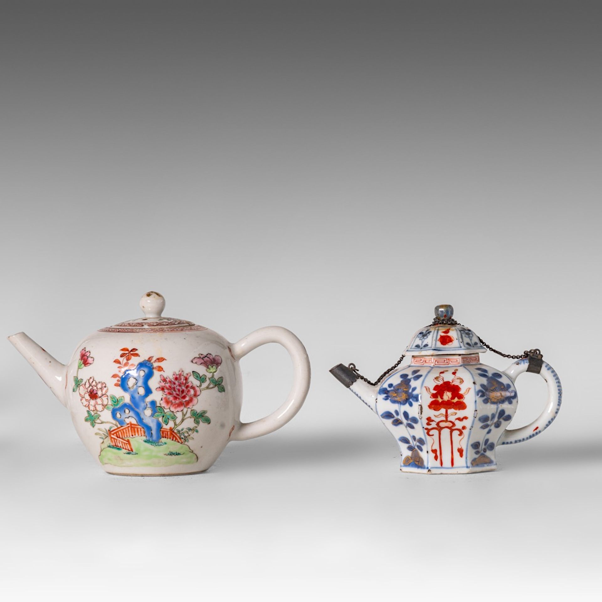 A small collection of Chinese famille rose and Imari export porcelain tea ware, 18thC, largest H 9 - - Image 3 of 17