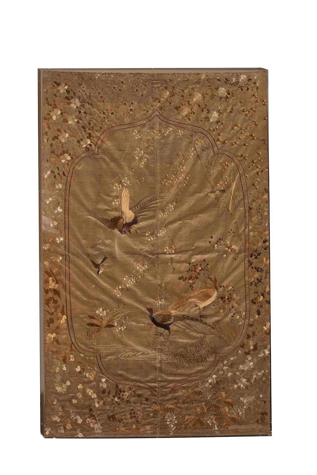 A large Chinese silk 'Pheasants' embroidery, fitted in a glass frame, 19thC, 160 x 114 cm - Bild 2 aus 5