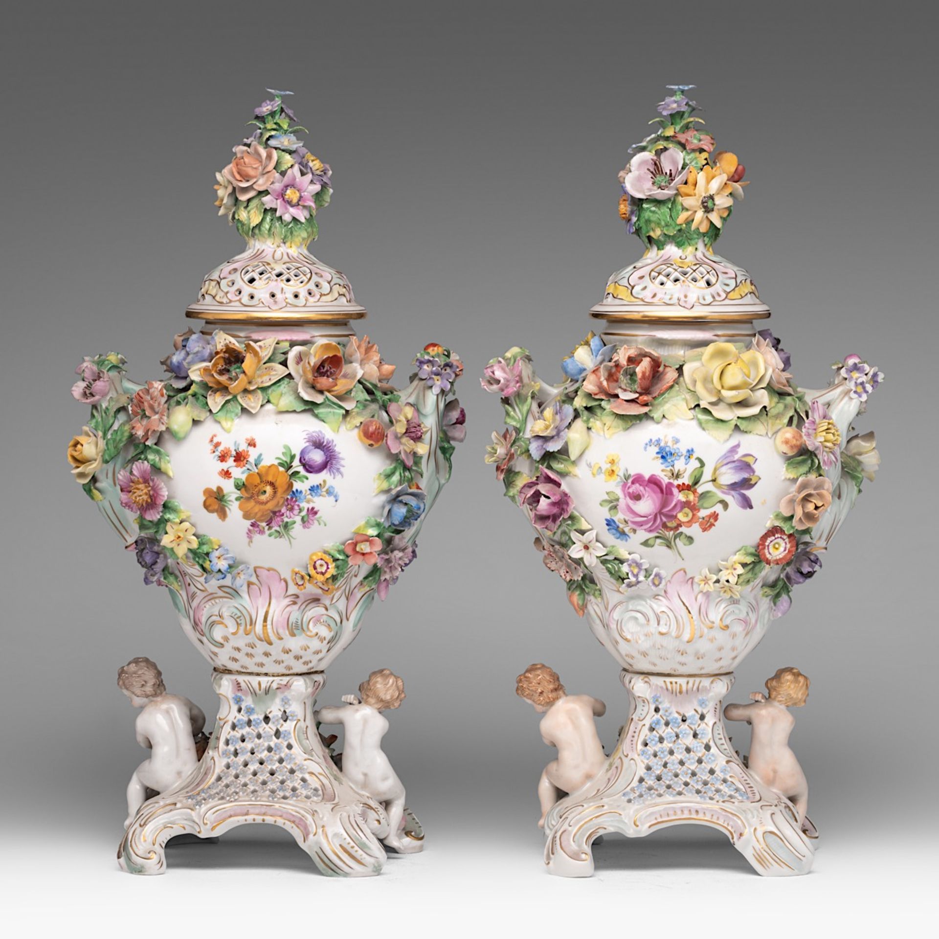 A pair of Saxony flower vases with hand-painted roundels of gallant couples, marked Dresden, H 47 cm - Bild 3 aus 10