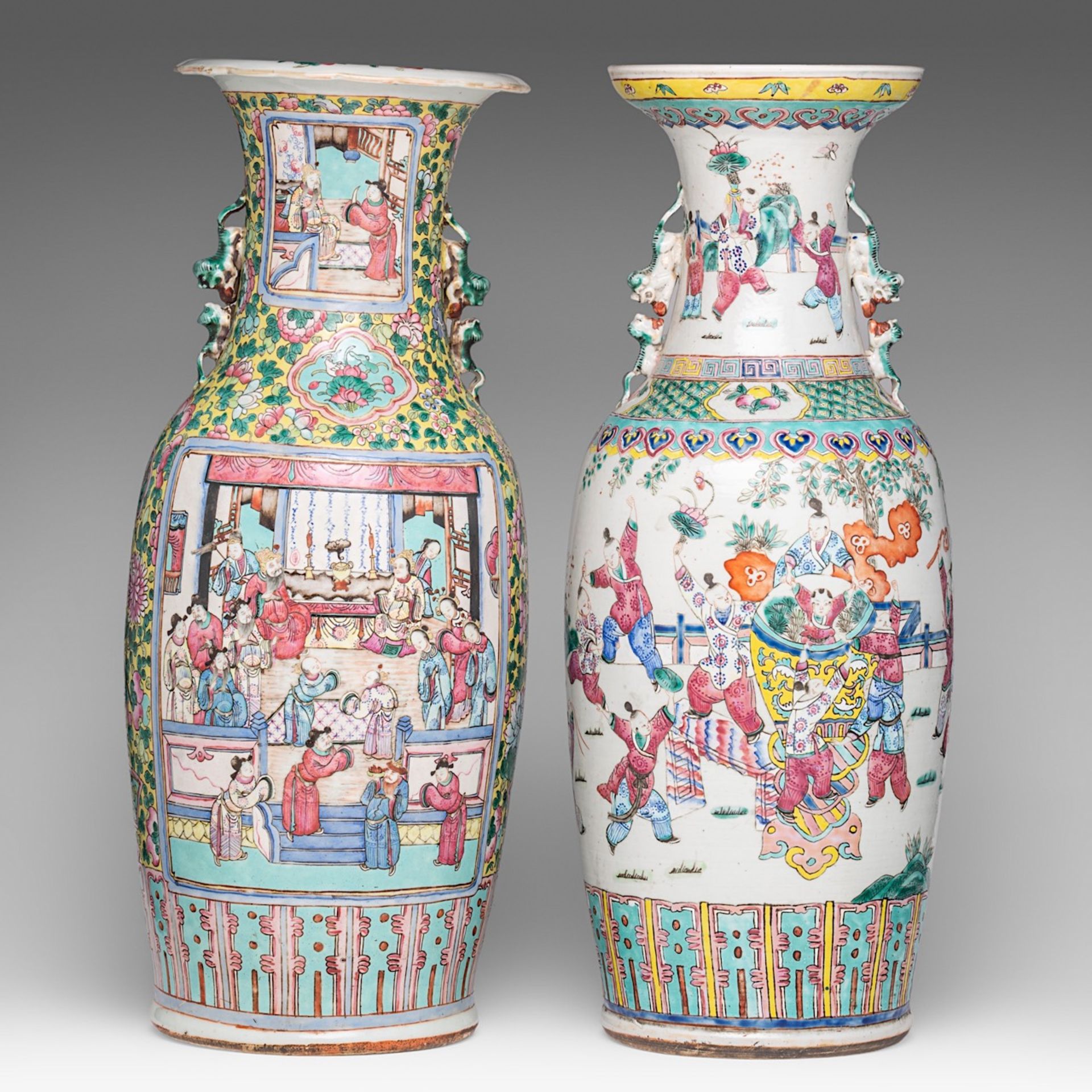 Two Chinese famille rose 'Figural' vases, late 19thC, H 61,5 cm - Bild 3 aus 6
