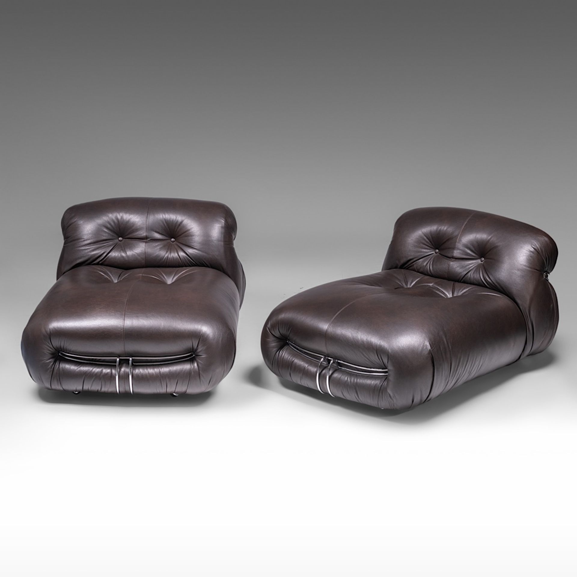 Two Soriana chaise-longues in brown leather and chrome by Afra & Tobia Scarpa for Cassina
