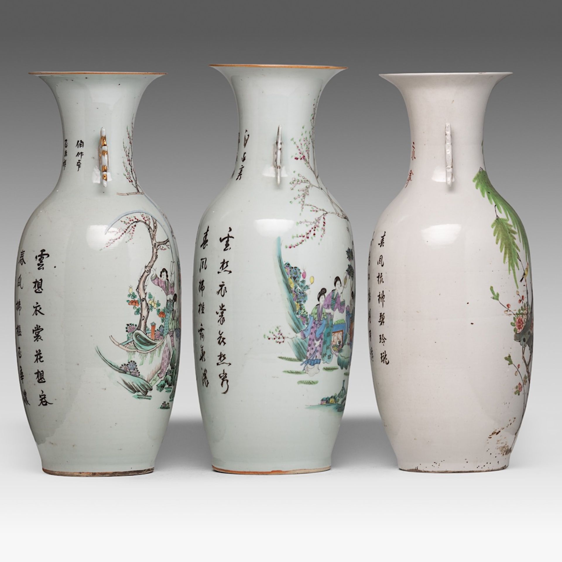 Three Chinese famille rose vases, signed text, Republic period, H 57,5 - 59,5 cm - Bild 4 aus 6