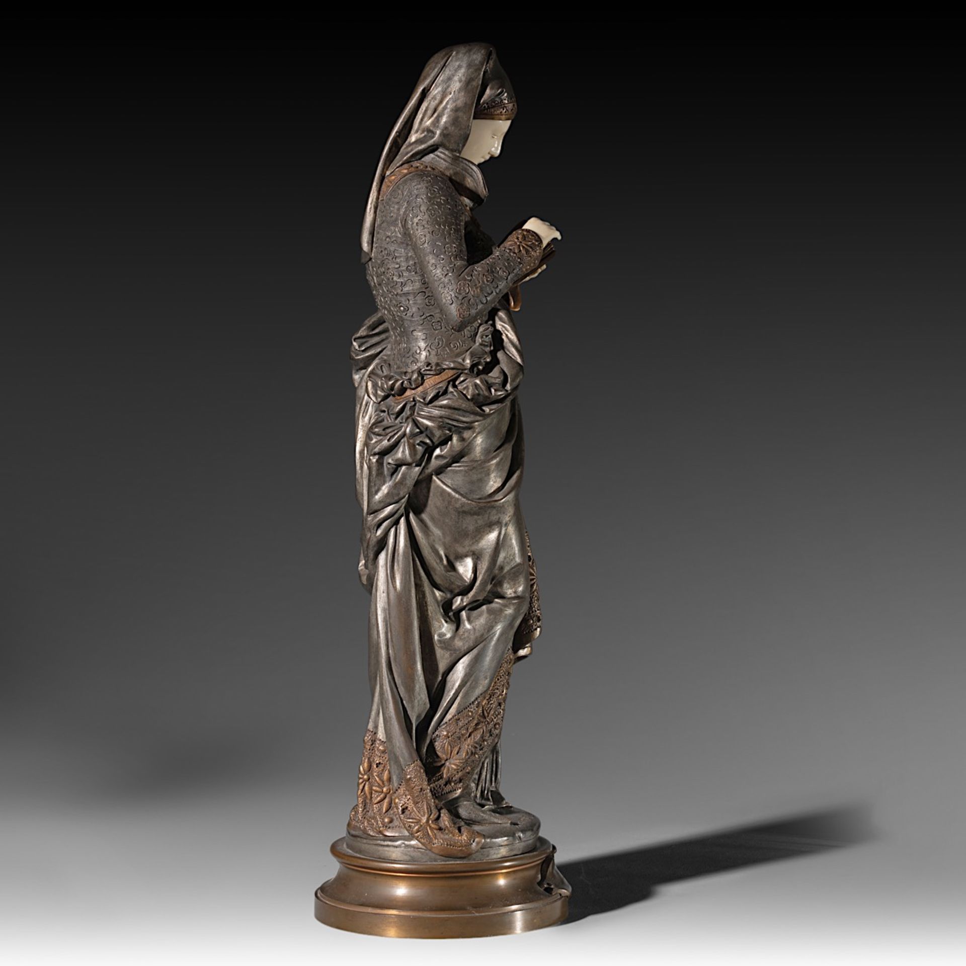 Carrier Belleuse Albert-Ernest (1824-1887), 'Liseuse', bronze and ivory, H 60 cm (+) - Image 5 of 9