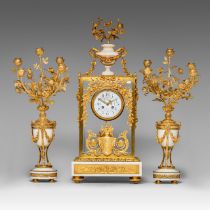 An imposing Napoleon III three-piece mantle clock, gilt bronze and Carrara marble, H 58 - 72 cm