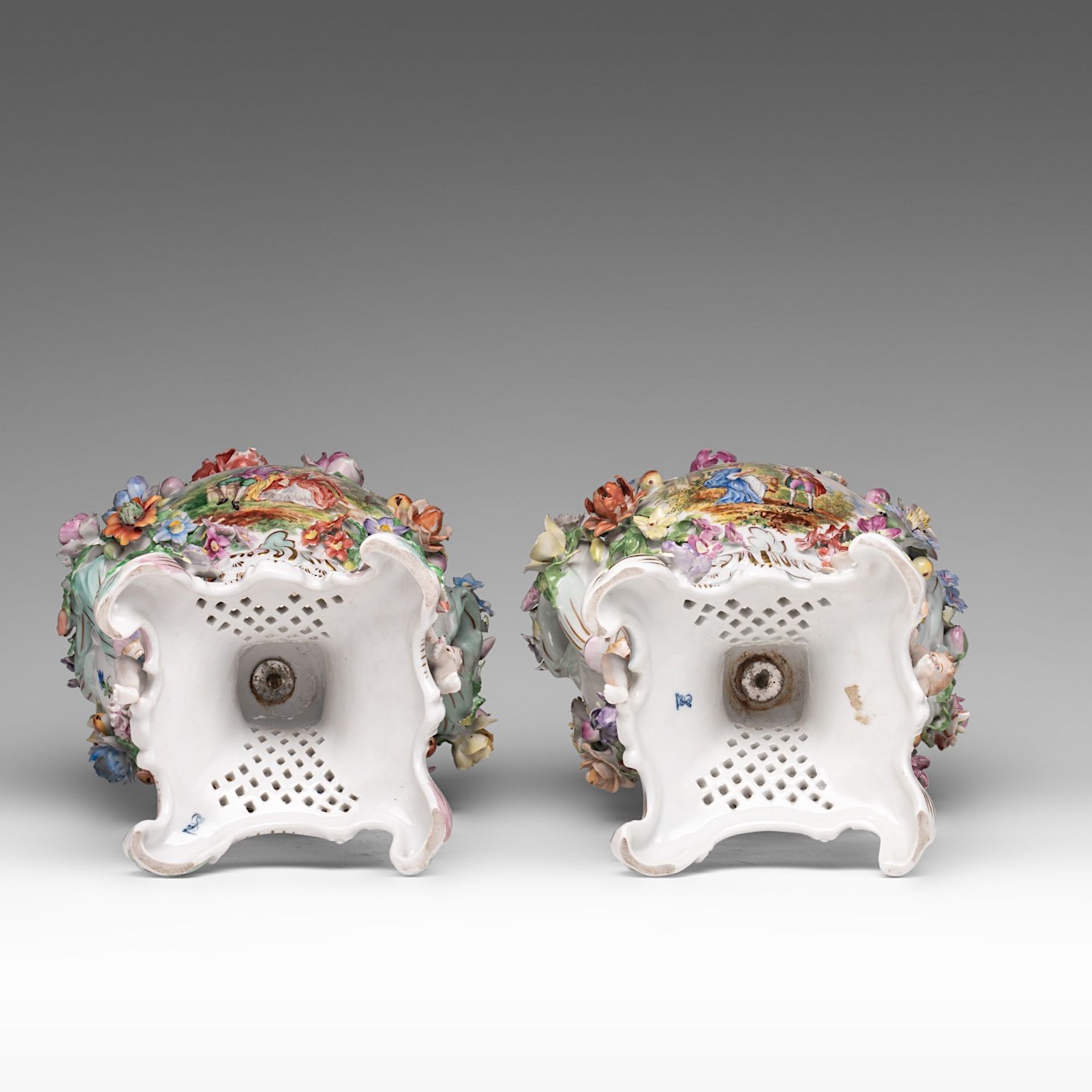 A pair of Saxony flower vases with hand-painted roundels of gallant couples, marked Dresden, H 47 cm - Bild 6 aus 10