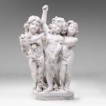 Auguste Moreau (1834-1917), three putti holding flower garlands, Carrara marble sculpture, H 95 - W