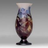A fine Art Nouveau floral decorated cameo glass paste vase, by Emile Galle, H 15,5 cm