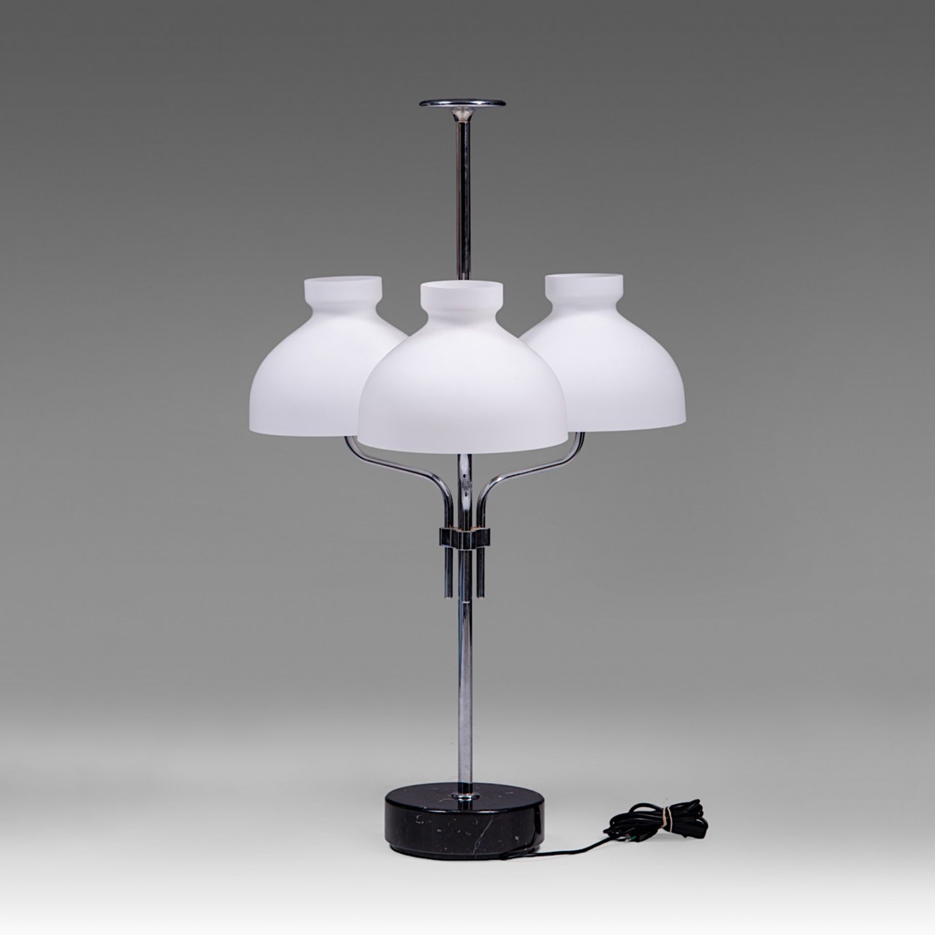 A chrome and opaline glass 3-light table lamp by Ignazio Gardella for Azucena, 2000s - Image 3 of 4