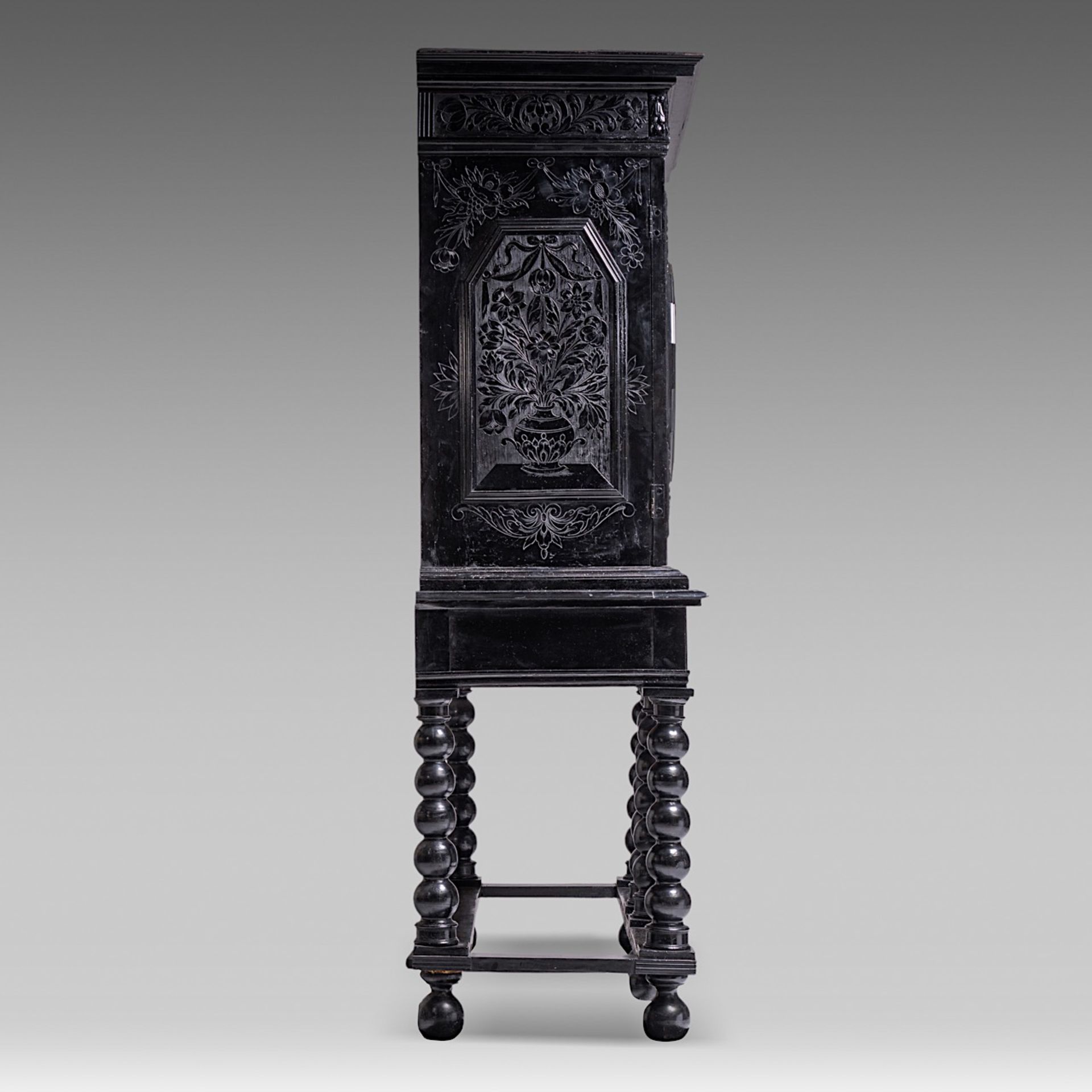 PREMIUM LOT - An exceptional 17thC French ebony and ebonised cabinet-on-stand, H 181,5 - W 163 - D 5 - Bild 7 aus 14