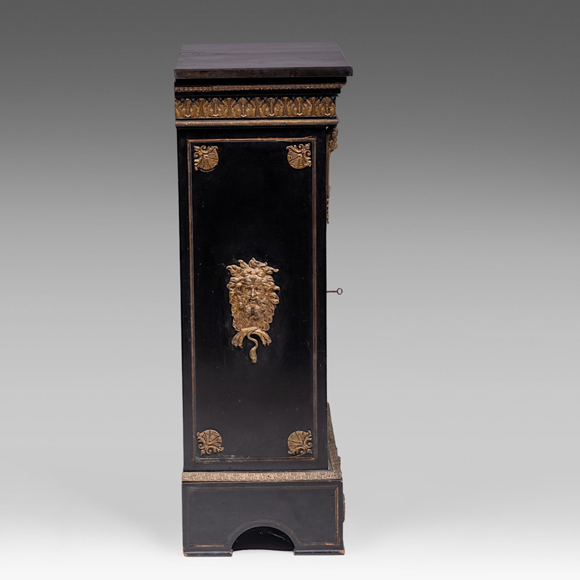 A Napoleon III Boulle work display cabinet by Hippolyte-Edme Pretot (1812-1855), H 111 - W 73,5 - D - Image 5 of 9