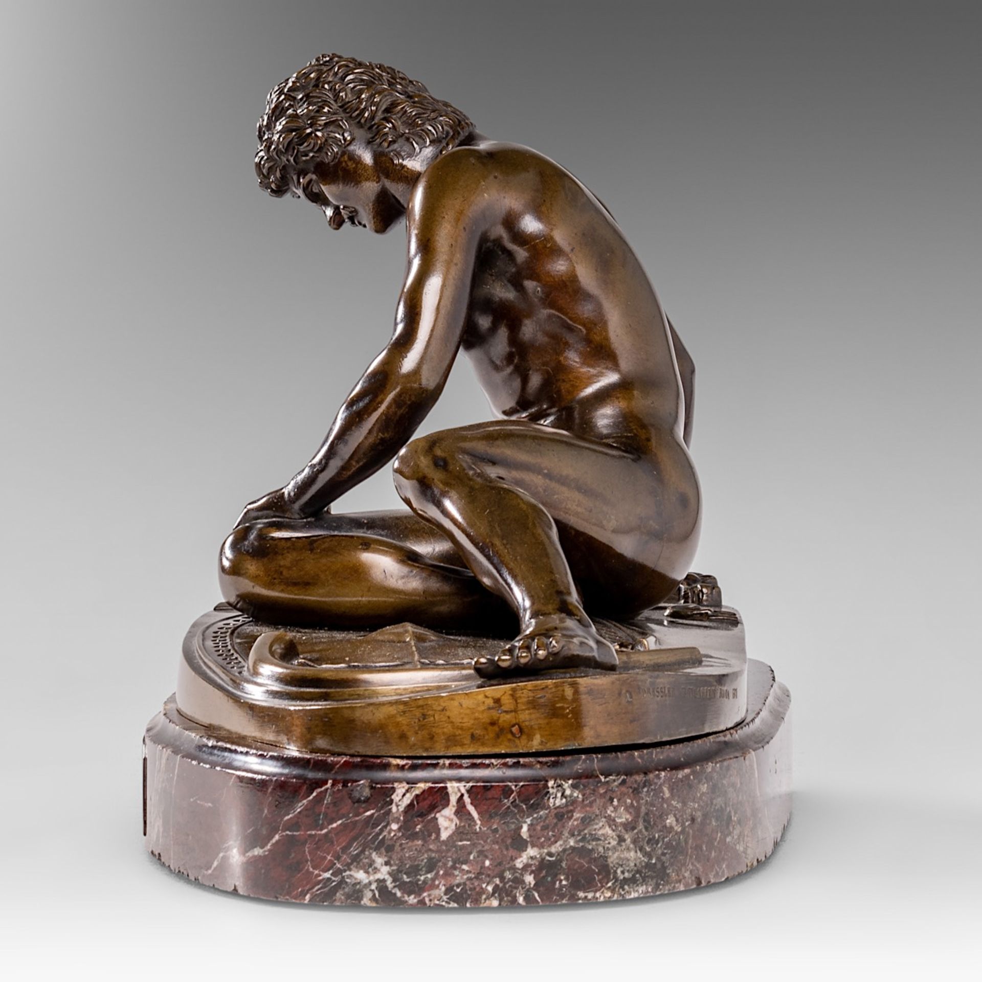 A brown patinated bronze sculpture of 'The Dying Gaul', 1871, presented on a marble base, H 22,5 - W - Image 4 of 11
