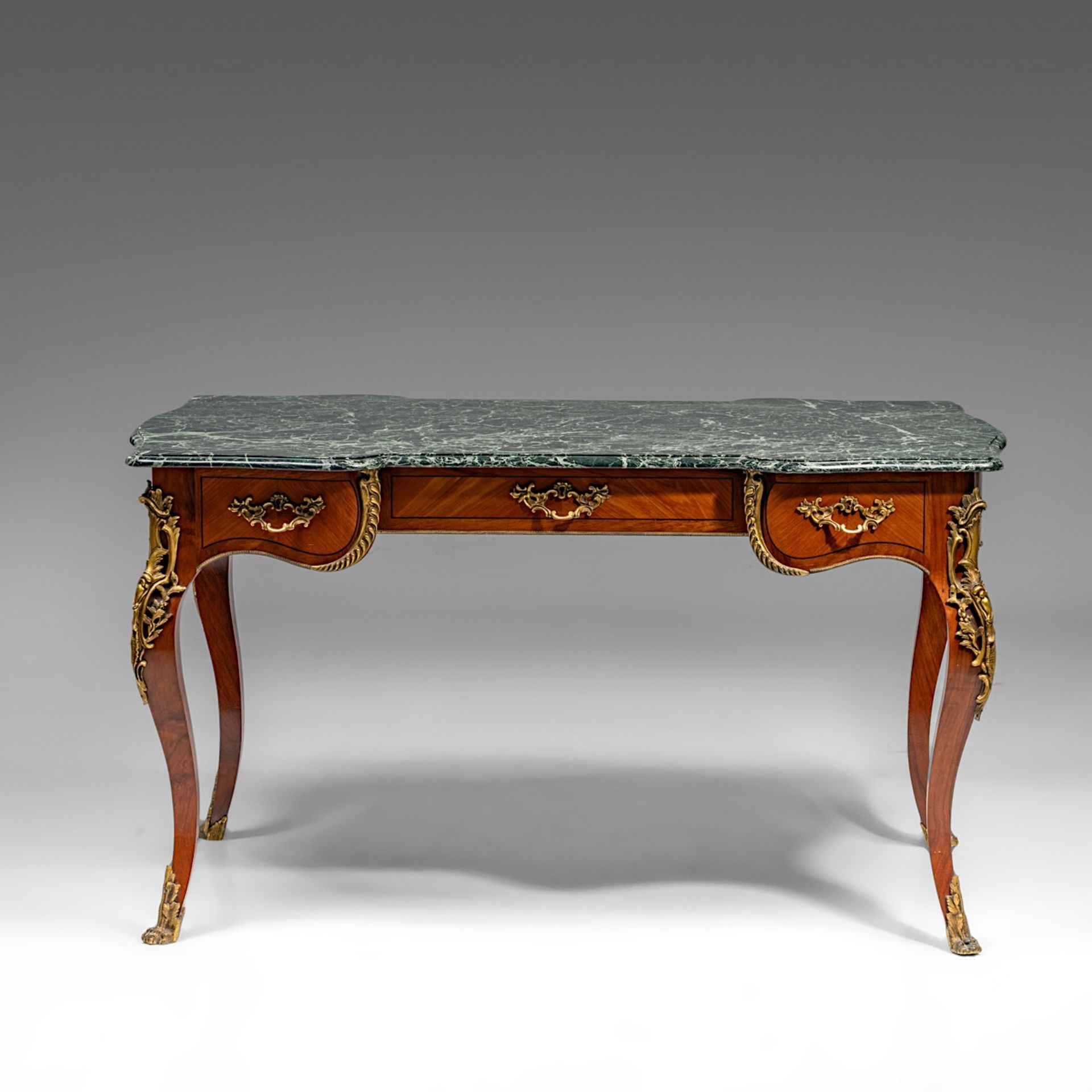 A Louis XV style 'bureau plat', with gilt bronze mounts and vert de mer marble top, H 76 - W 138 - D - Bild 6 aus 8