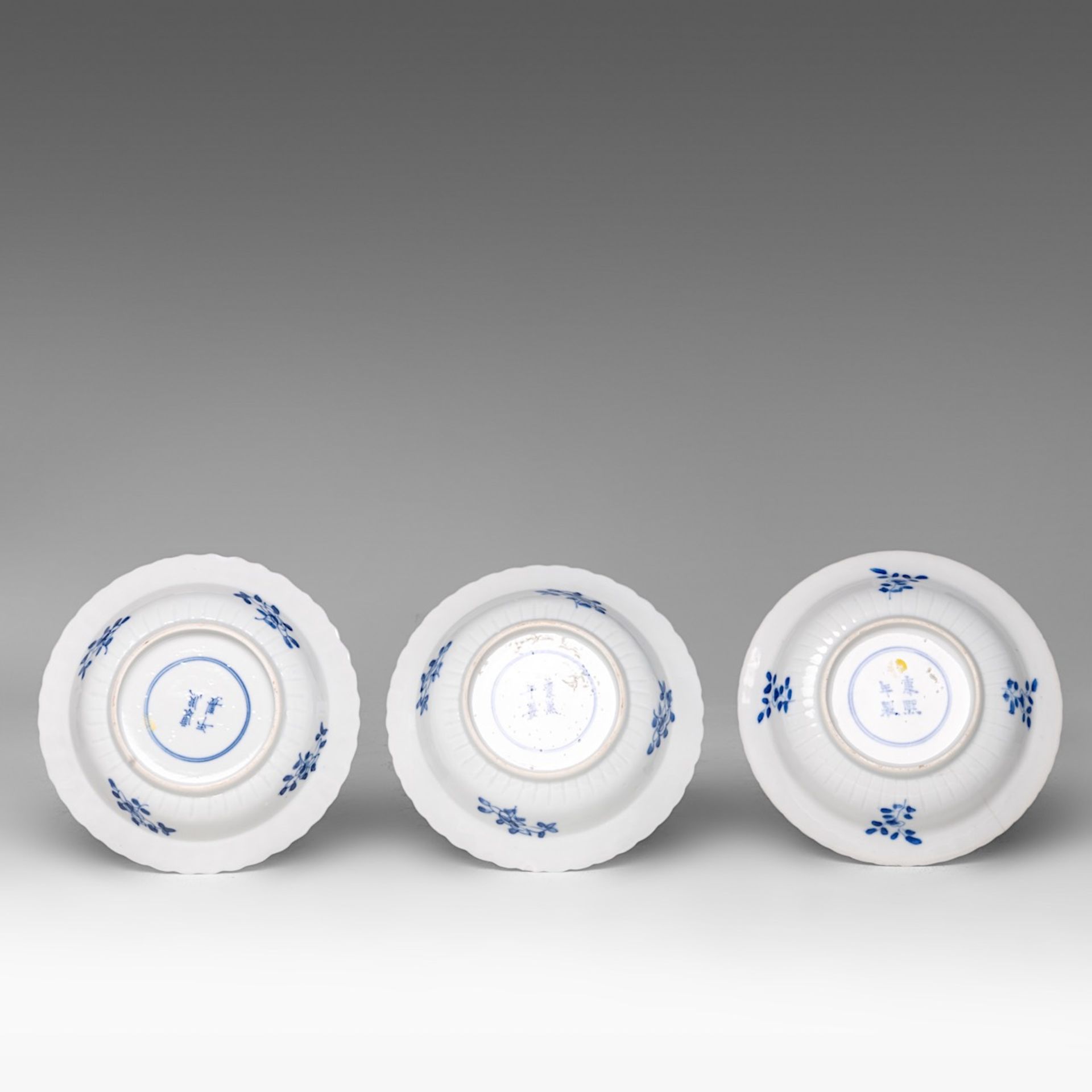 Six matching sets of Chinese blue and white floral decorated tea cups and saucers, Kangxi period, di - Image 15 of 17