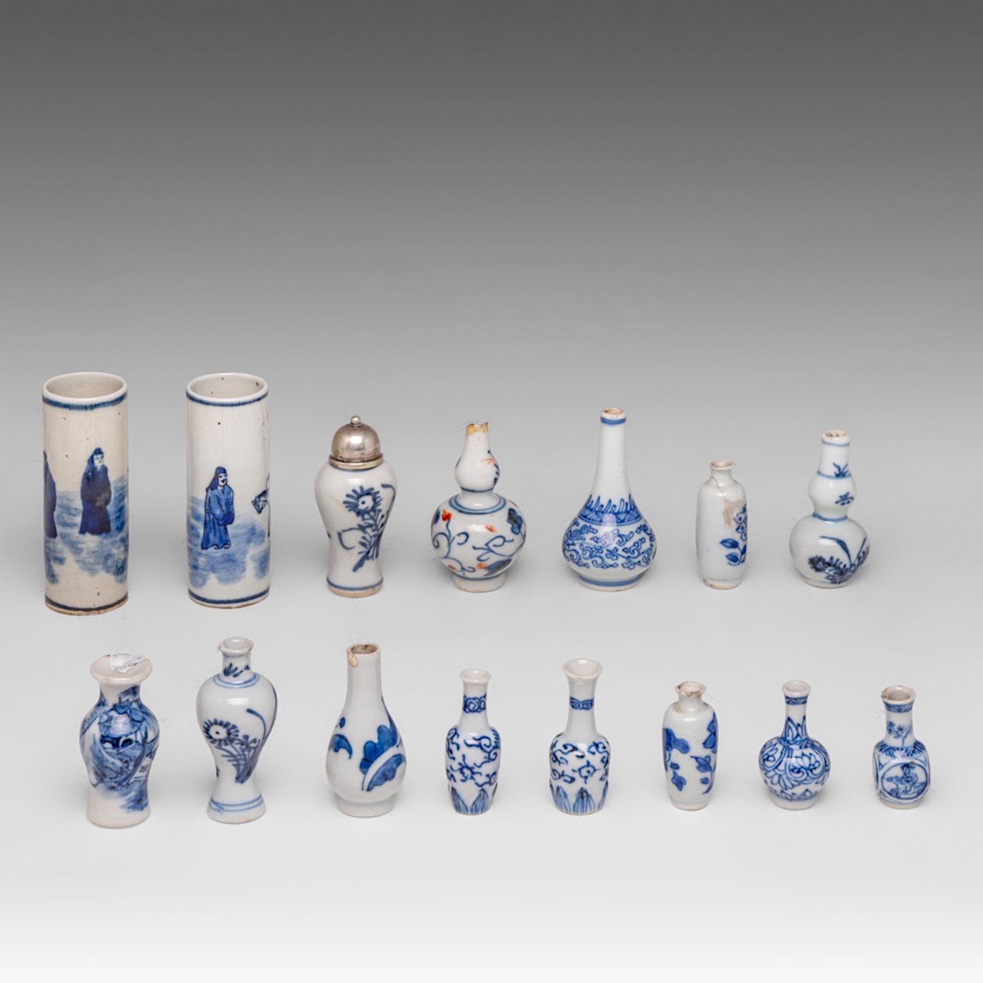 A collection of fifteen Chinese blue and white miniature vases and bottles, Kangxi period and 19thC/ - Image 6 of 8