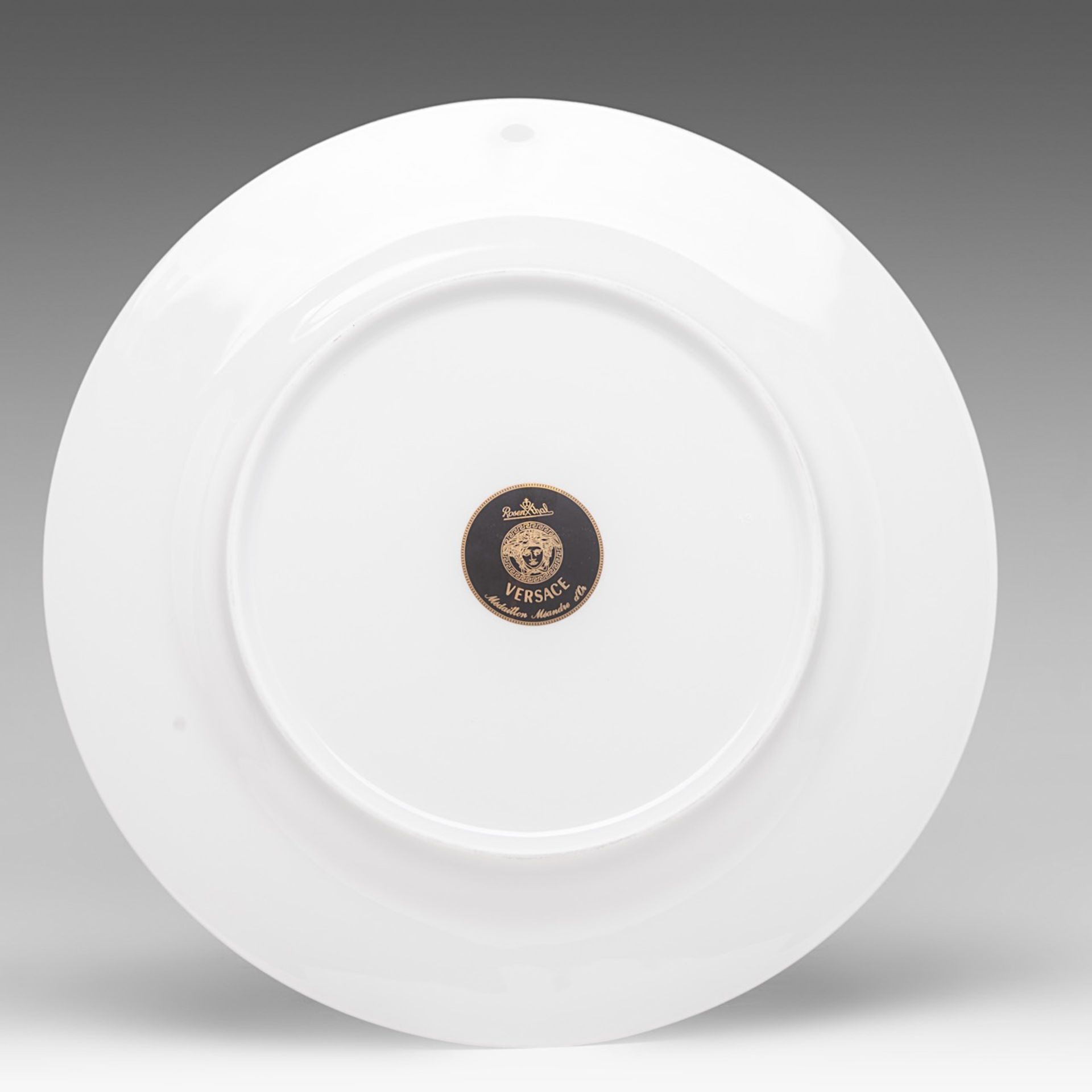 A 68-piece set of Versace 'Ikarus medaillon meandre d'or', porcelain tableware for Rosenthal, added - Image 3 of 11