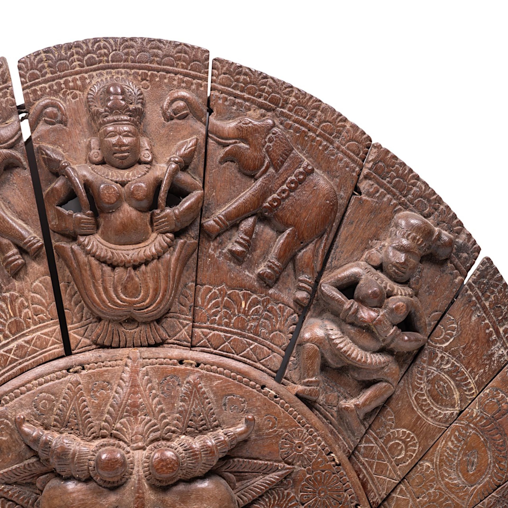 An Indian Theyyam headpiece, 19thC, H 62 - W 73 cm - Bild 5 aus 5