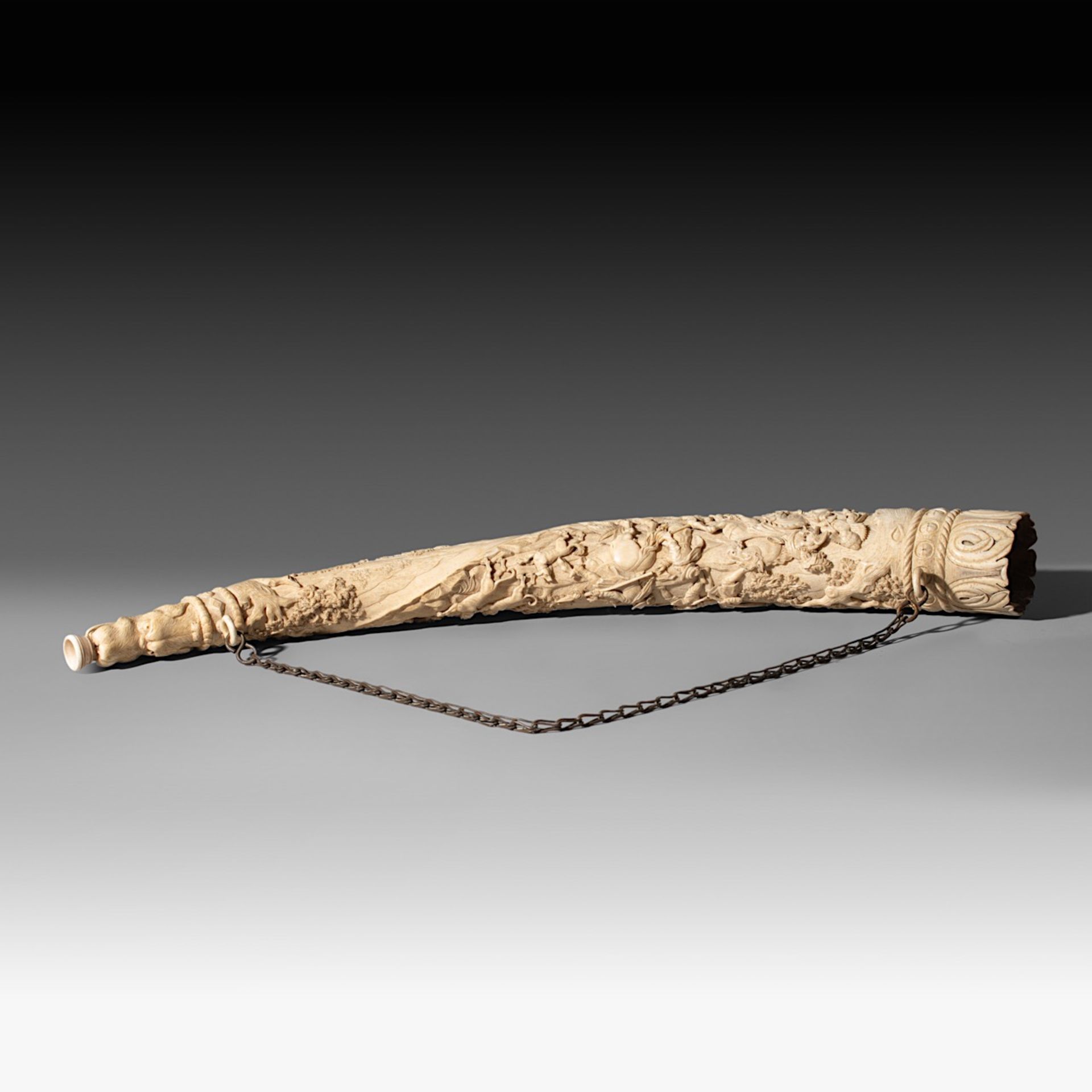 A 19th-century ivory hunting horn, last quarter 19th century, W 74,5 cm - 2850 g (+) - Image 6 of 11