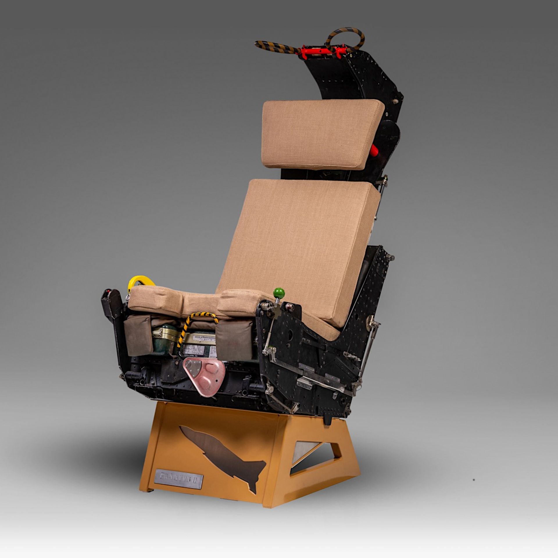 A Phantom II ejection seat with a top parachute section, H 129 - W 53 cm - Bild 3 aus 11