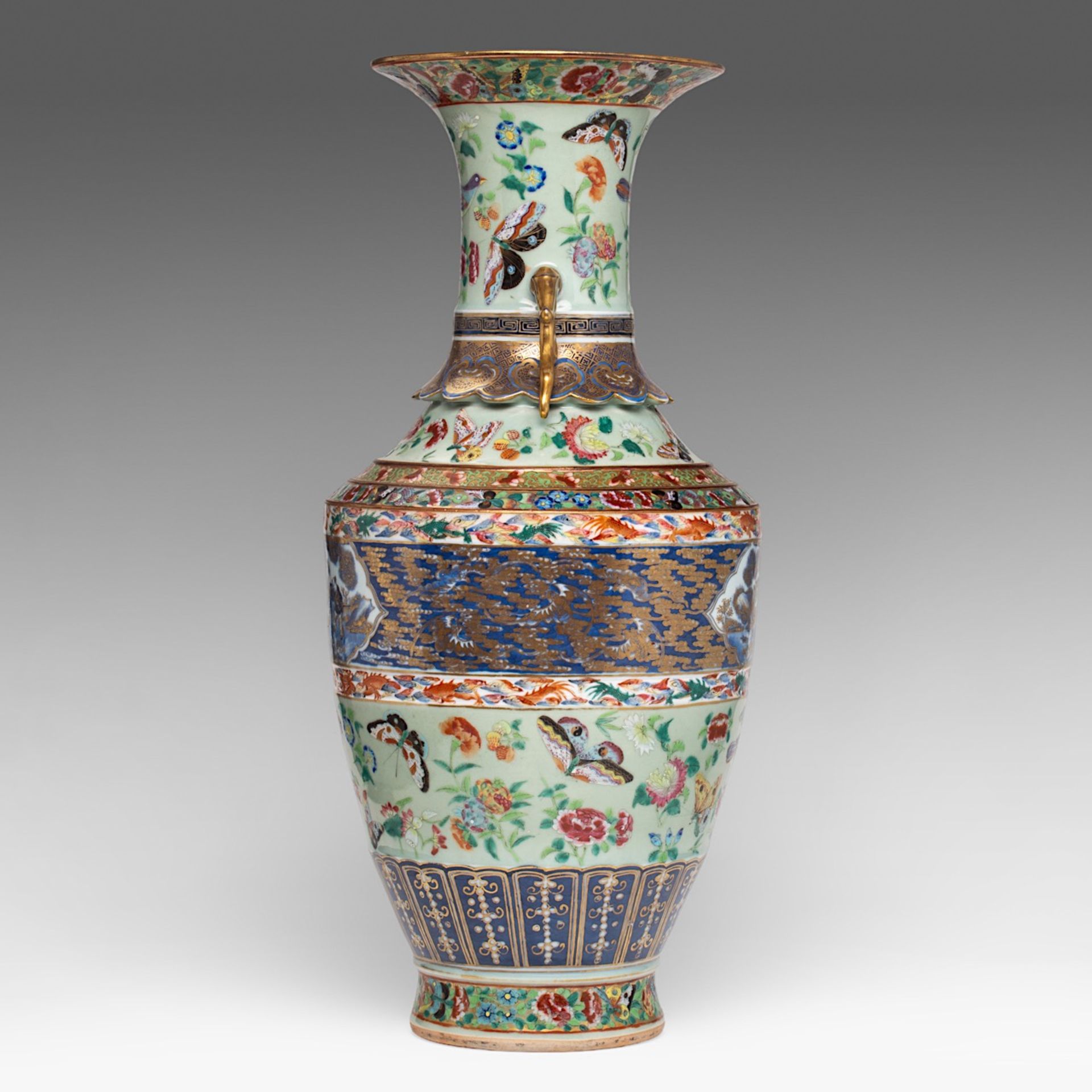 A Chinese Canton famille rose banded vase, paired with dragon handles, 19thC, H 58,2 cm - Bild 2 aus 5
