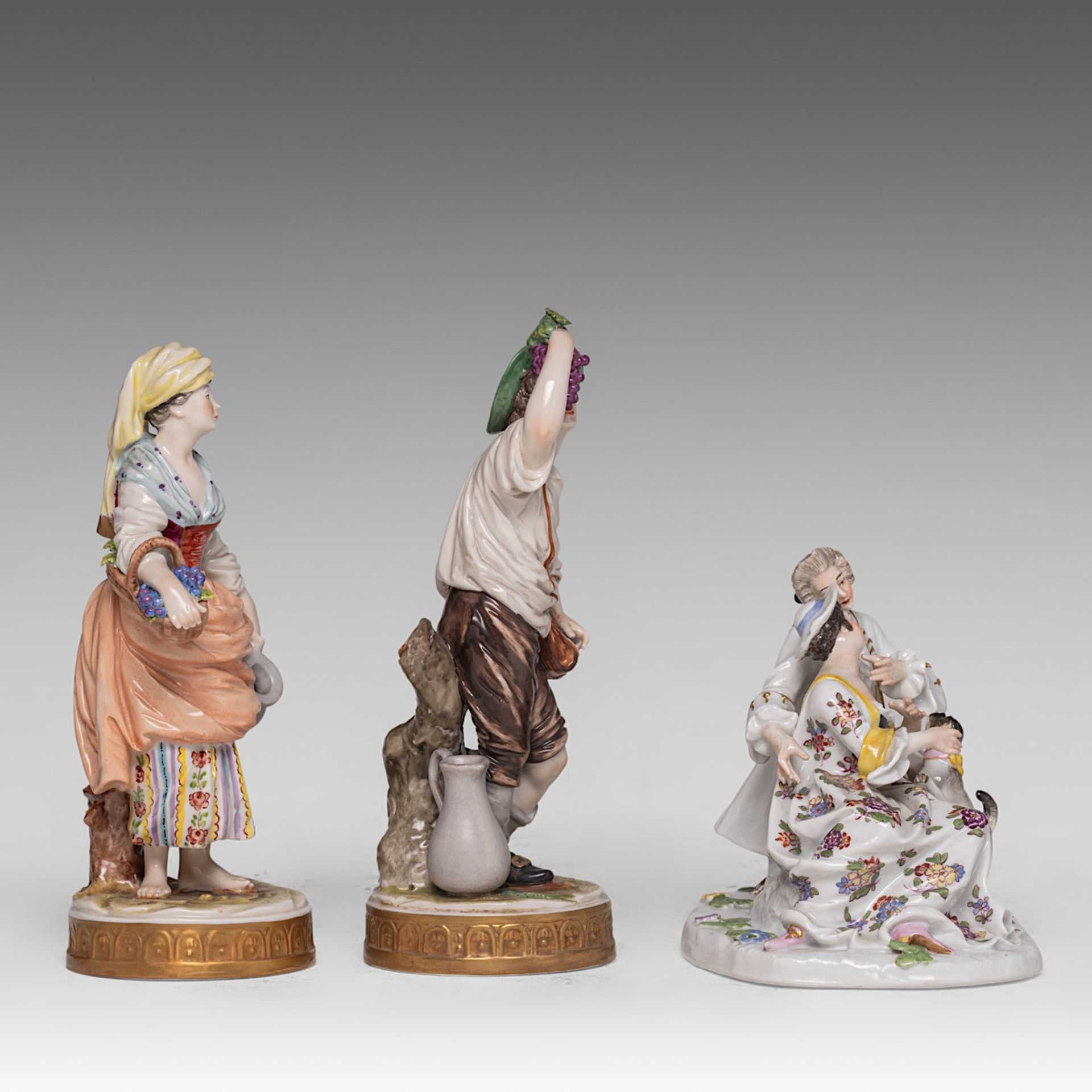 A collection of polychrome decorated Saxon porcelain figurines and a candelabra, H 51,5 cm (tallest) - Bild 9 aus 13