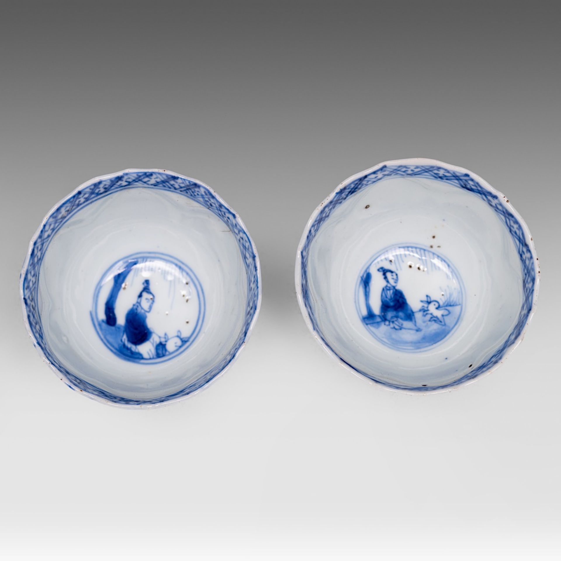 Two Chinese blue and white 'Long Elisa' tea cups, Kangxi period, H - dia cm - Image 5 of 6