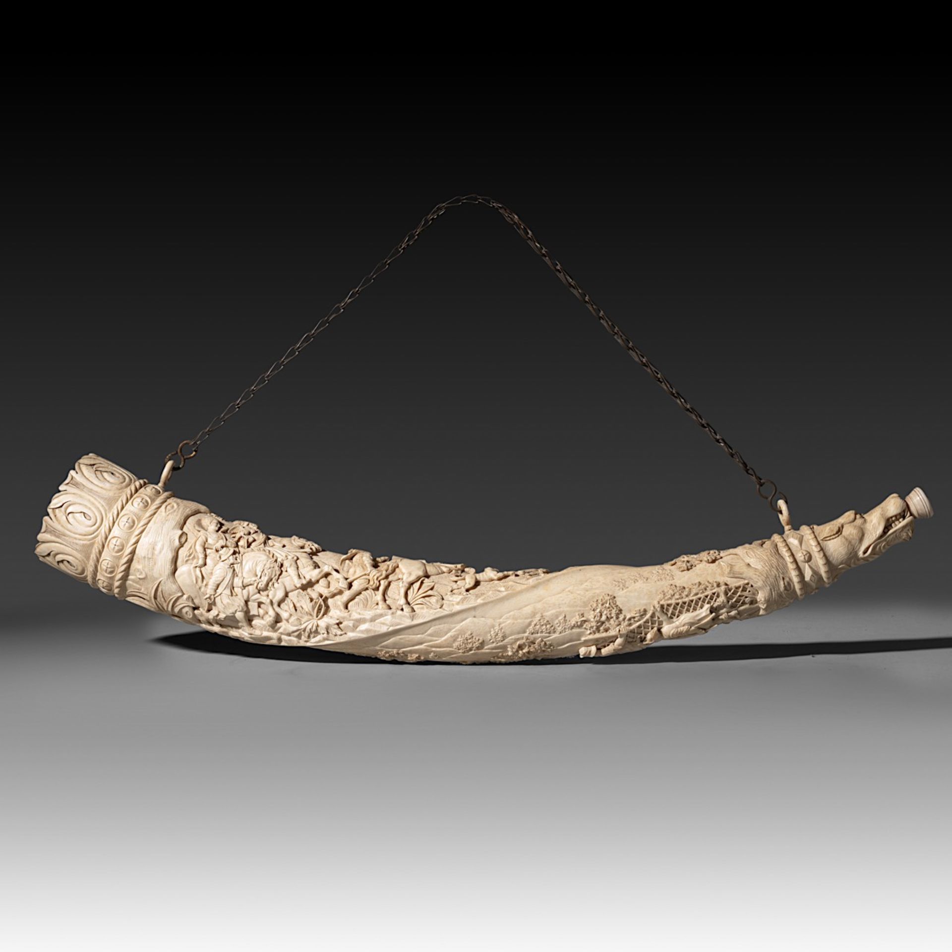 A 19th-century ivory hunting horn, last quarter 19th century, W 74,5 cm - 2850 g (+) - Image 3 of 11