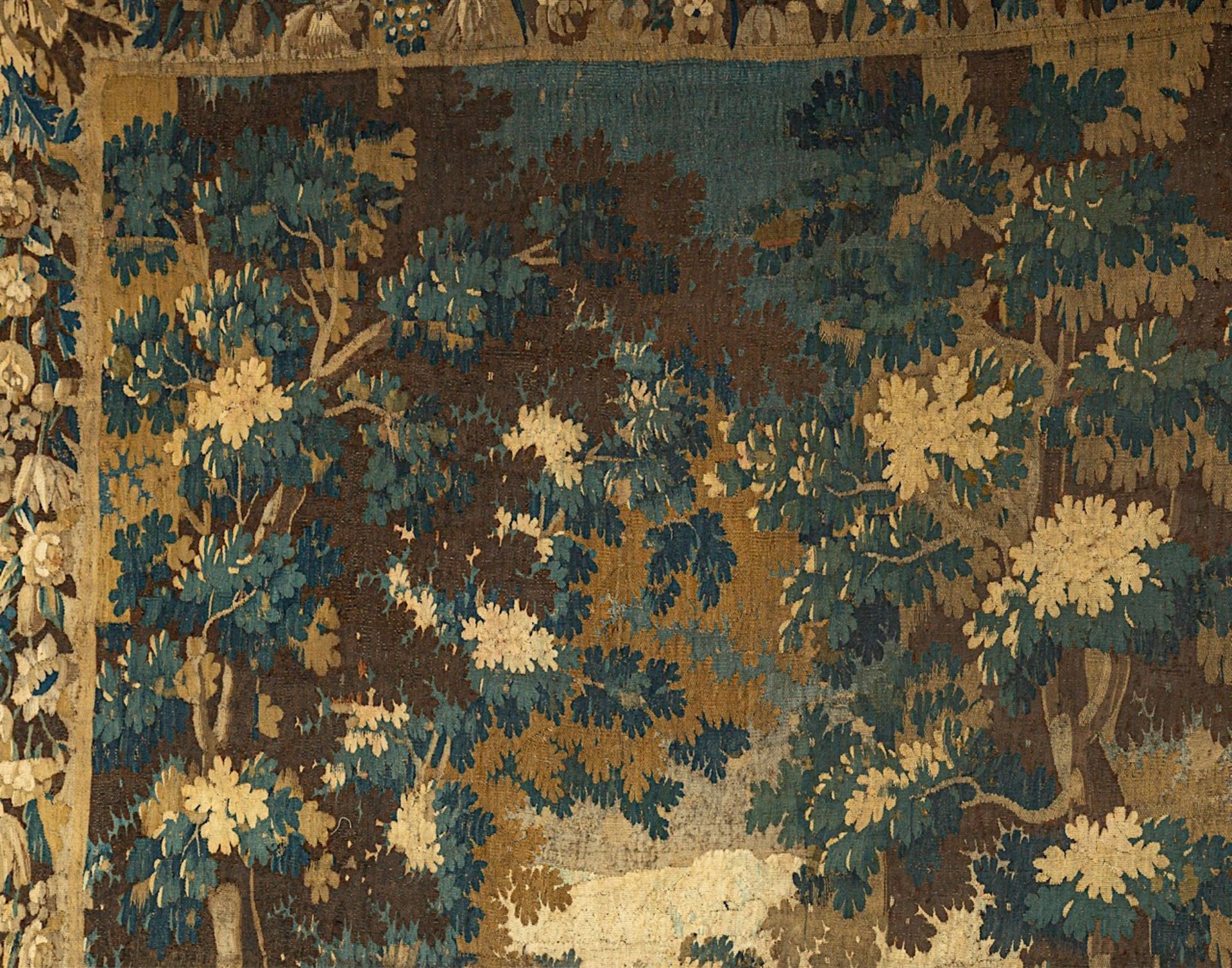The falcon hunt, a verdure Aubusson tapestry, late 17thC, H 281 - W 267 cm - Image 5 of 39