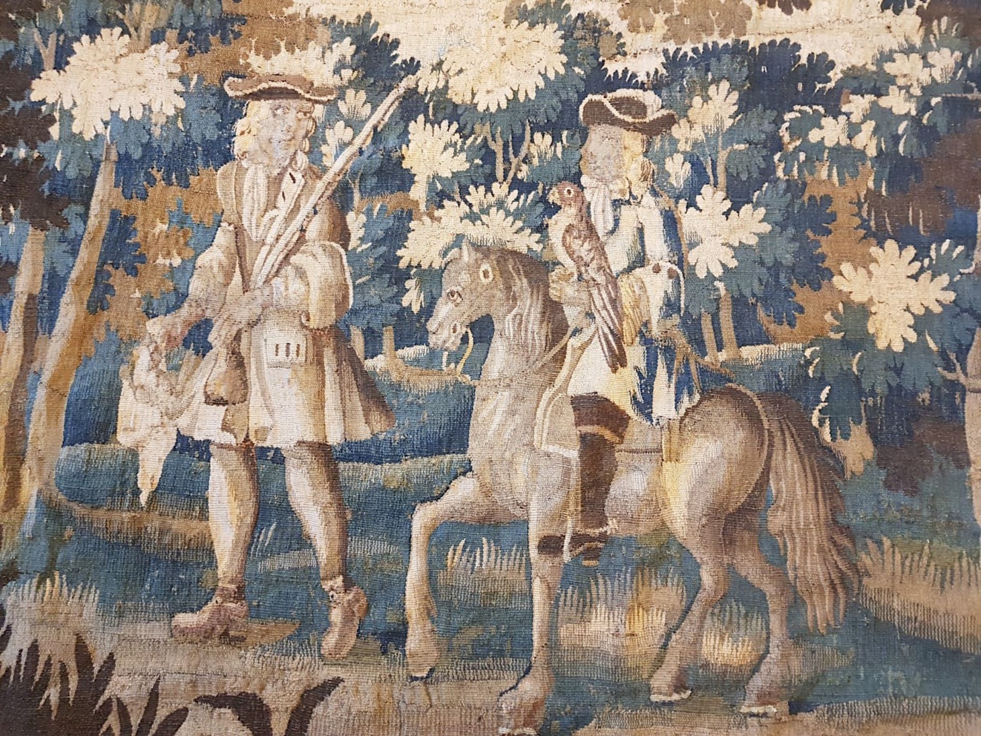 The falcon hunt, a verdure Aubusson tapestry, late 17thC, H 281 - W 267 cm - Image 8 of 39