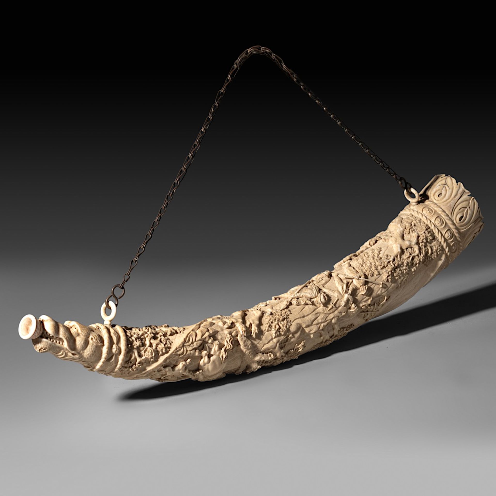 A 19th-century ivory hunting horn, last quarter 19th century, W 74,5 cm - 2850 g (+) - Image 2 of 11