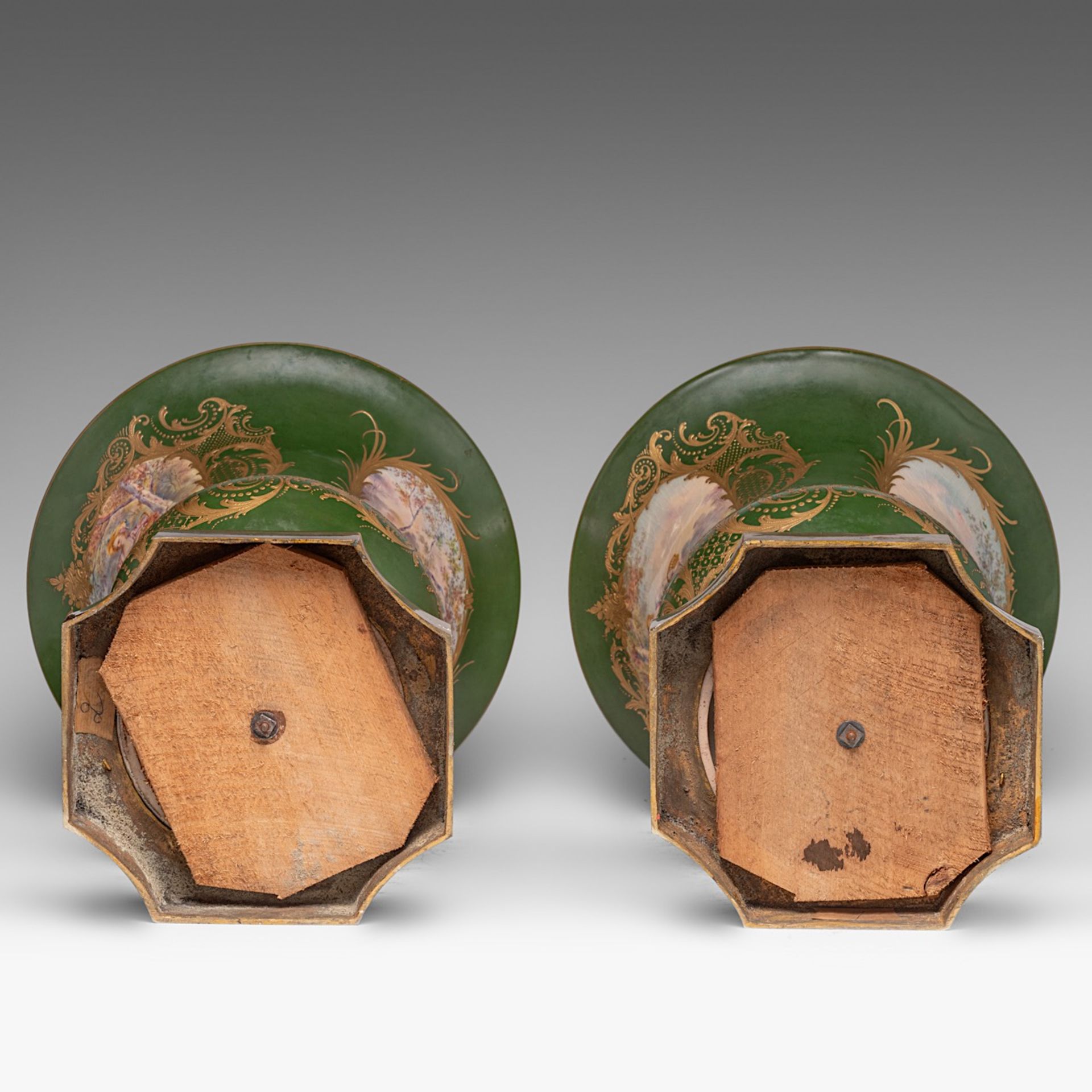 A pair of green ground Sevres type vases, decorated with hand-painted gallant scenes, H 56 cm - Bild 6 aus 6