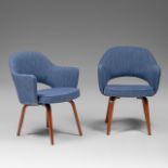 Two Eero Saarinen executive armchairs 'model 71', designed for Knoll, H 78 cm
