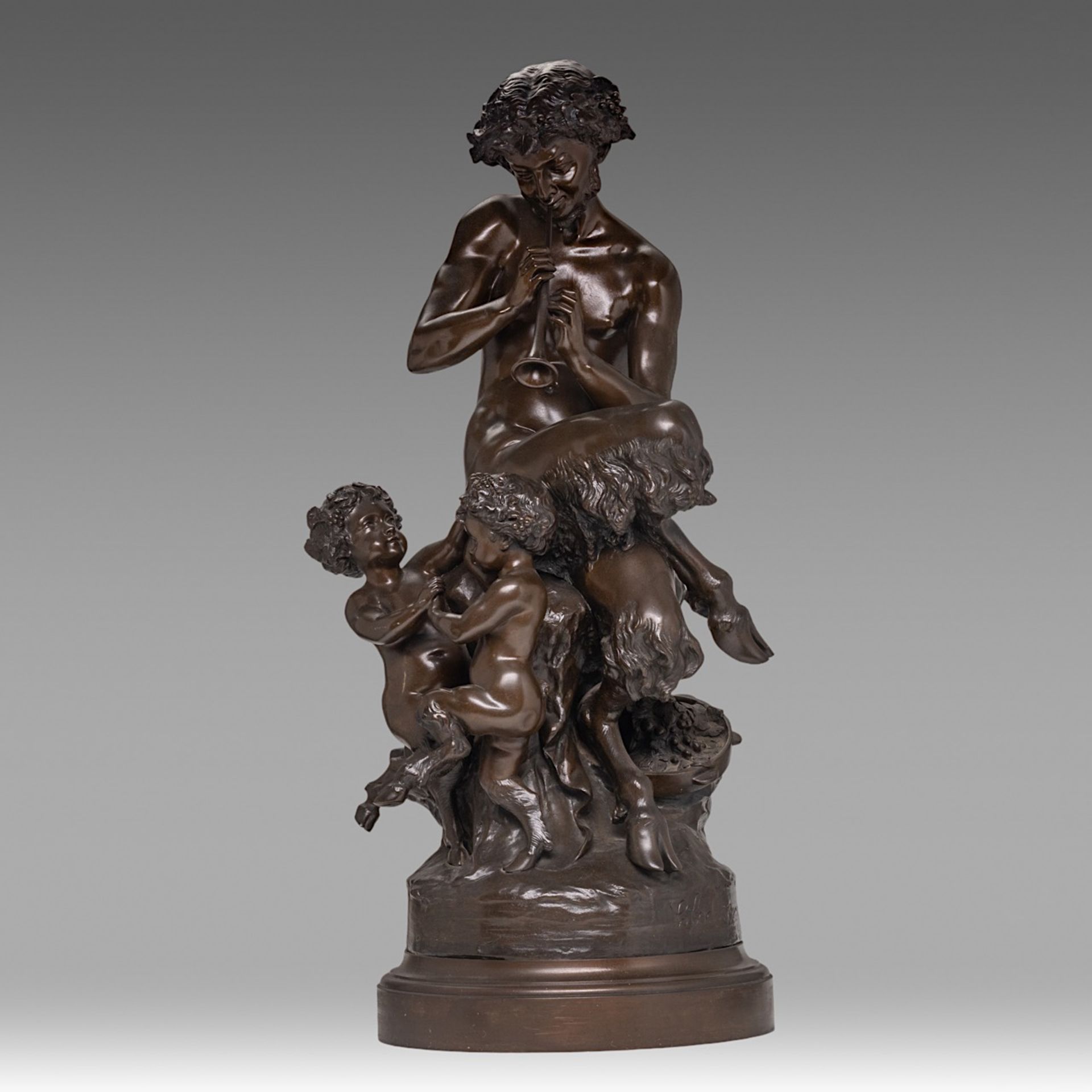 Clodion (1738-1814), Pan playing the flute surrounded by two putti, patined bronze, H 87 cm - Image 2 of 7