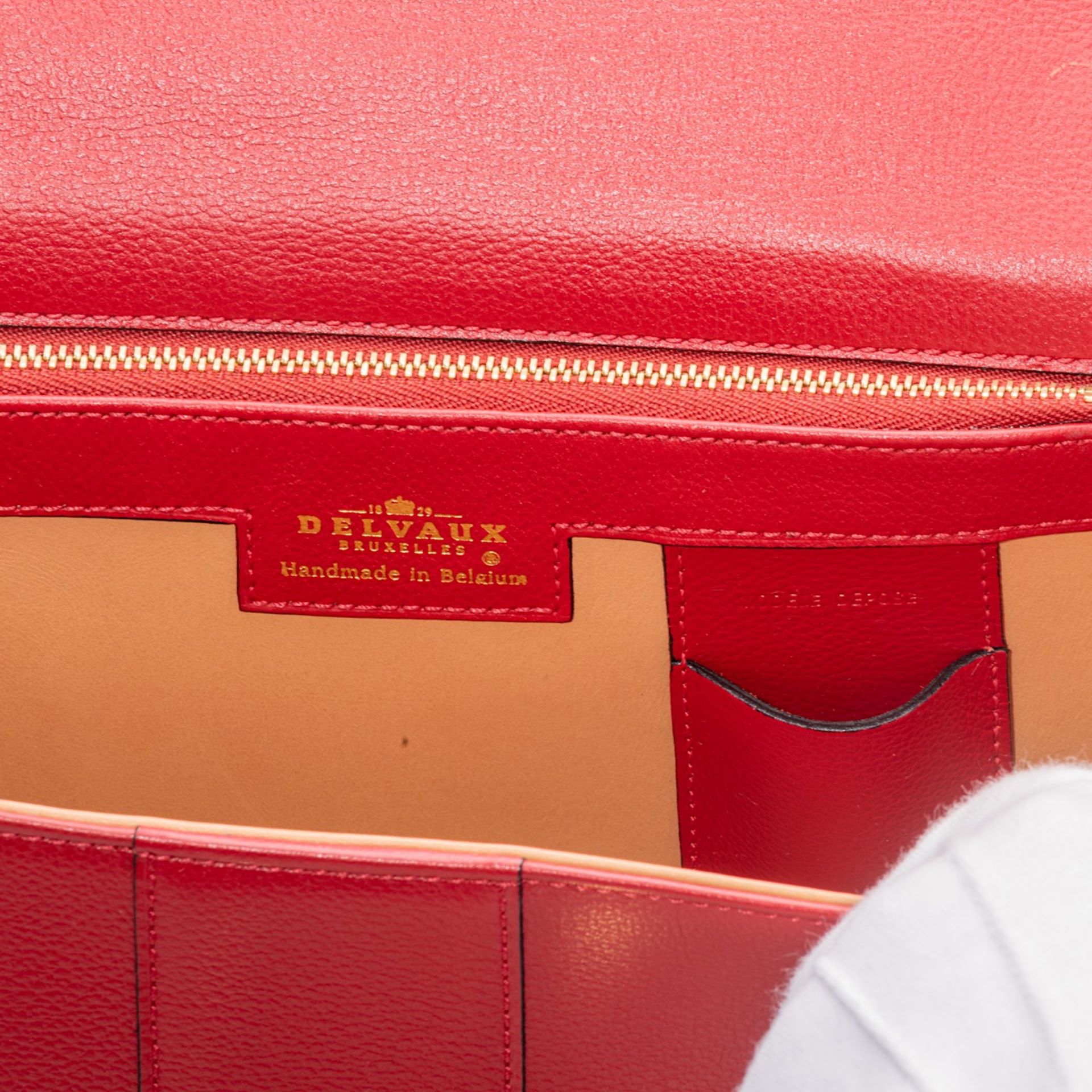 A Delvaux Brillant MM red leather handbag, H 21,5 - W 29 - D 13,5 cm - Bild 11 aus 14