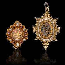 A 17thC European pendant with gilt silver mount, H 5,9 cm; and a ditto 18ct gold brooch, H 4 cm