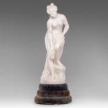 Christophe Gabriel Allegrain (1710-1795), the bathing Venus, Carrara marble sculpture, H 57 cm