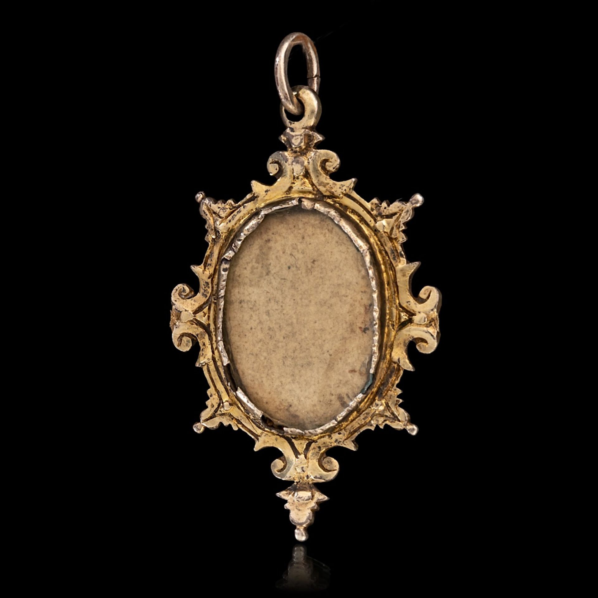 A 17thC European pendant with gilt silver mount, H 5,9 cm; and a ditto 18ct gold brooch, H 4 cm - Image 2 of 3