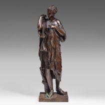 A patinated bronze of an antique beauty, with a foundry mark of 'Suisse Freres', 19thC, H 97 cm