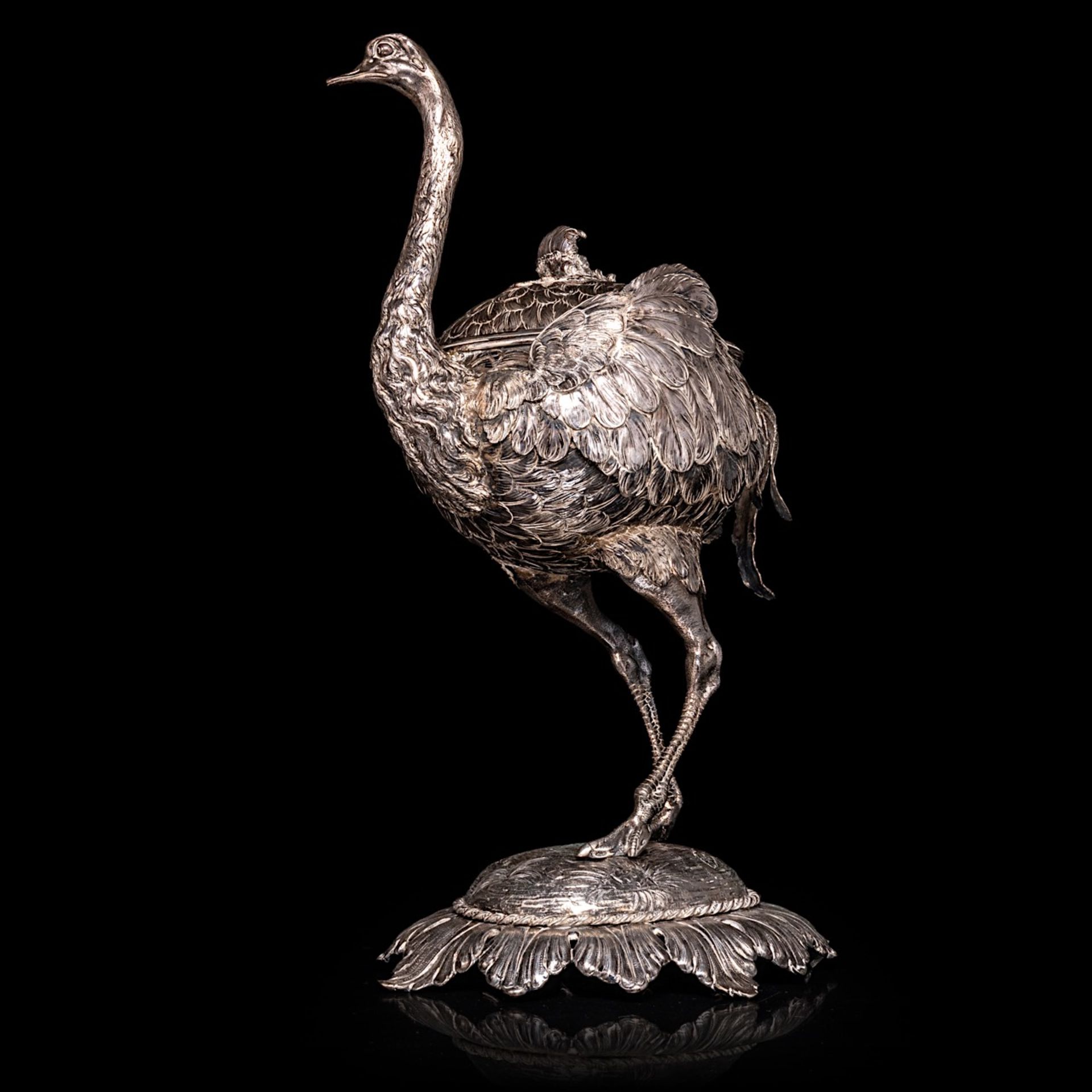 A silver, partly gilt ostrich-shaped bonbonniere, London hallmarked for the year 1897-98 (B), H 42 c - Bild 5 aus 6