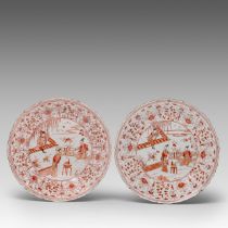 Two Chinese milk-and-blood 'The Romance of The Western Chamber' plates, Kangxi period, dia 28 cm
