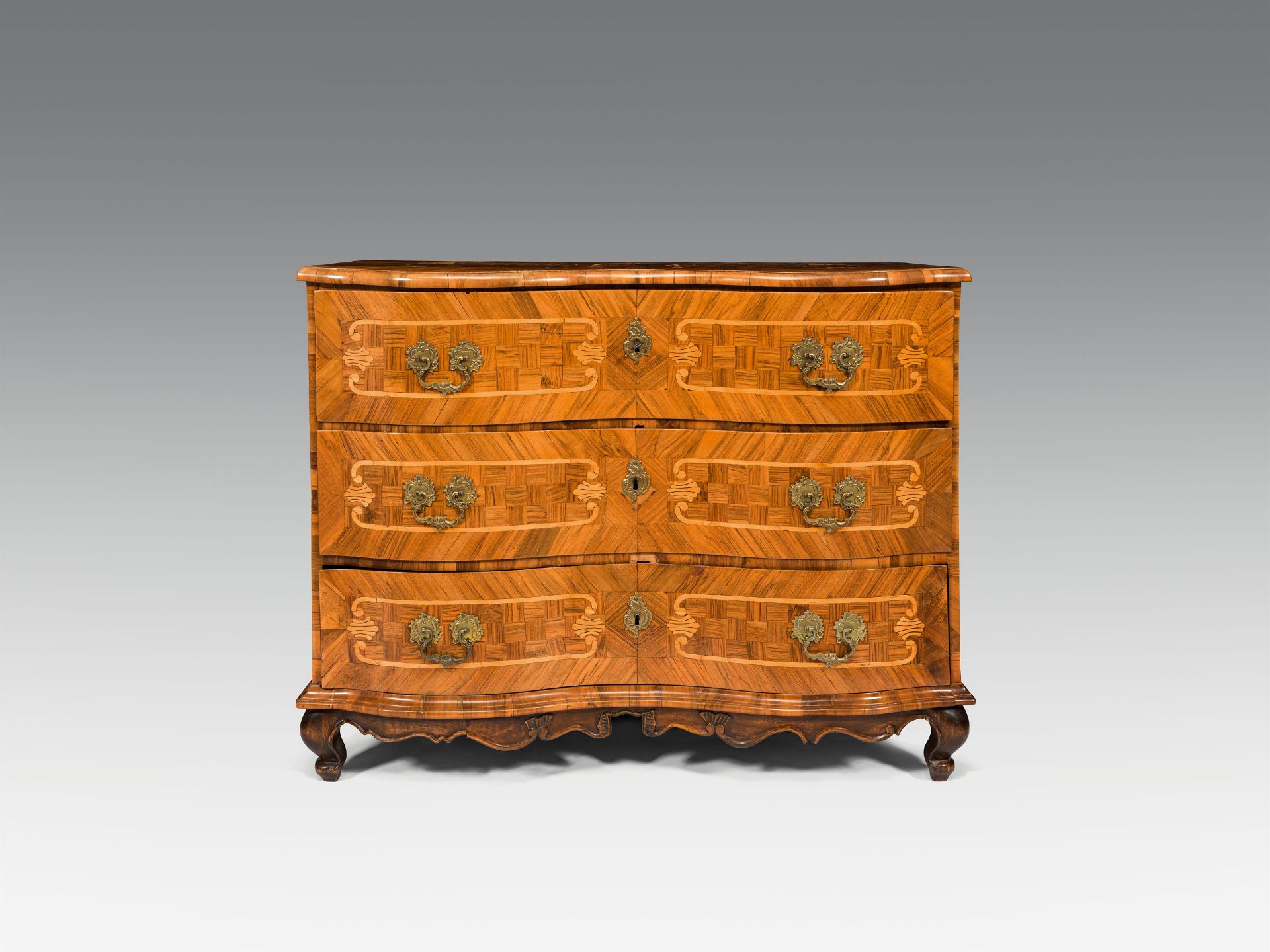 Baroque chest of drawers