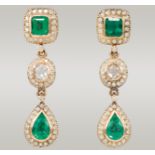 Smaragd-Ohrgehänge mit Diamanten