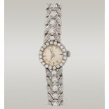 Omega: Armbanduhr mit Diamant-Band