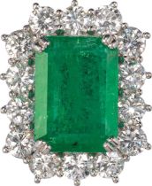 Smaragdring mit Diamanten