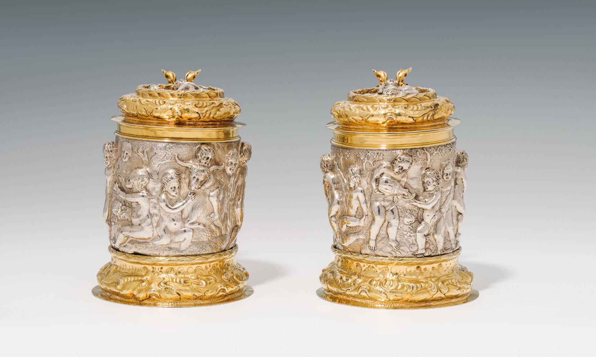 Pair of tankardsHamburg, c. 1670silver, partially gilded; inside with engraved english emblem (