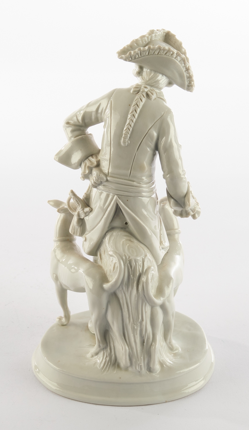 Porzellanfigur, "Friedrich der Große mit zwei Windspielen", Sitzendorf, Weißporzellan, 23 cm hoch, - Image 3 of 4