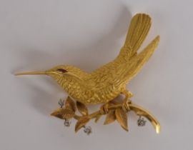 Brosche, prächtige Vogelbrosche auf Zweig, GG 750, Frankreich, 4 Vollschliffbrillanten zus. ca. 0.1