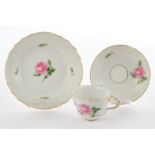 Kaffeegedeck, Meissen, Schwertermarke, 1. Wahl, Neubrandenstein, rote Rose, Goldrand, 6.3 cm hoch,